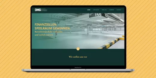 Mockup einer Website auf einem Macbook-Display